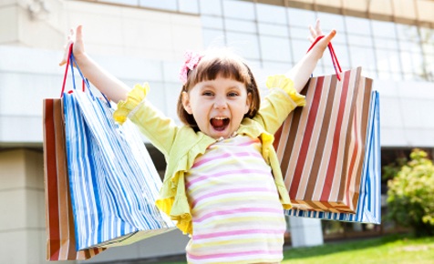 Little_girl_shopping Little_girl_shopping