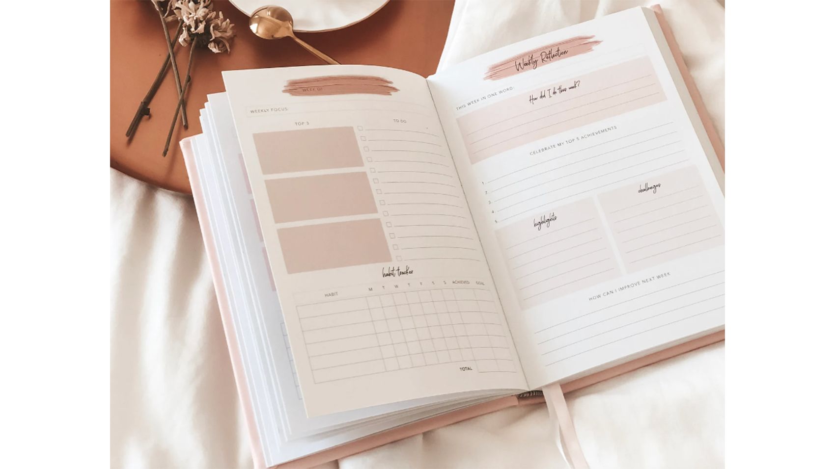 underscored-the-lamare-one-day-at-a-time-daily-planner